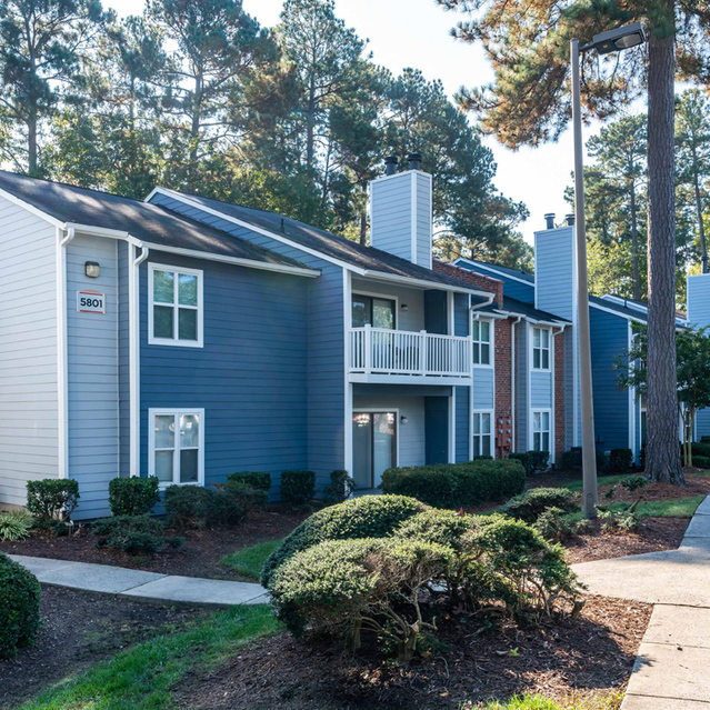  Trails at Southpoint Glen - Path Walk and Green Landscape